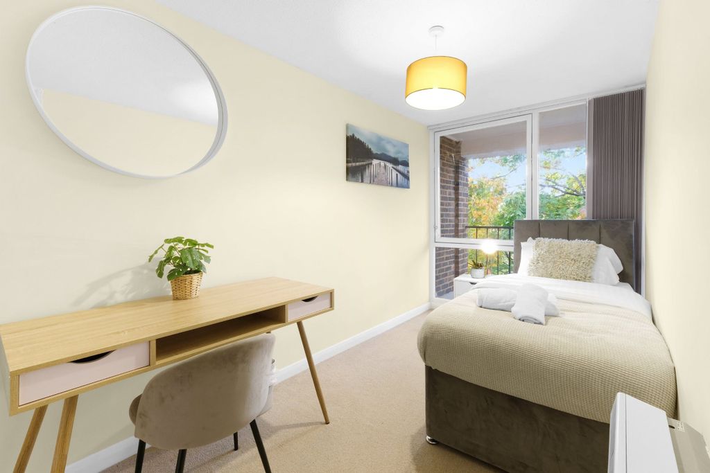Additional image 4 of 2 bed flat to rentWokingham Road, Binfield, Bracknell RG42