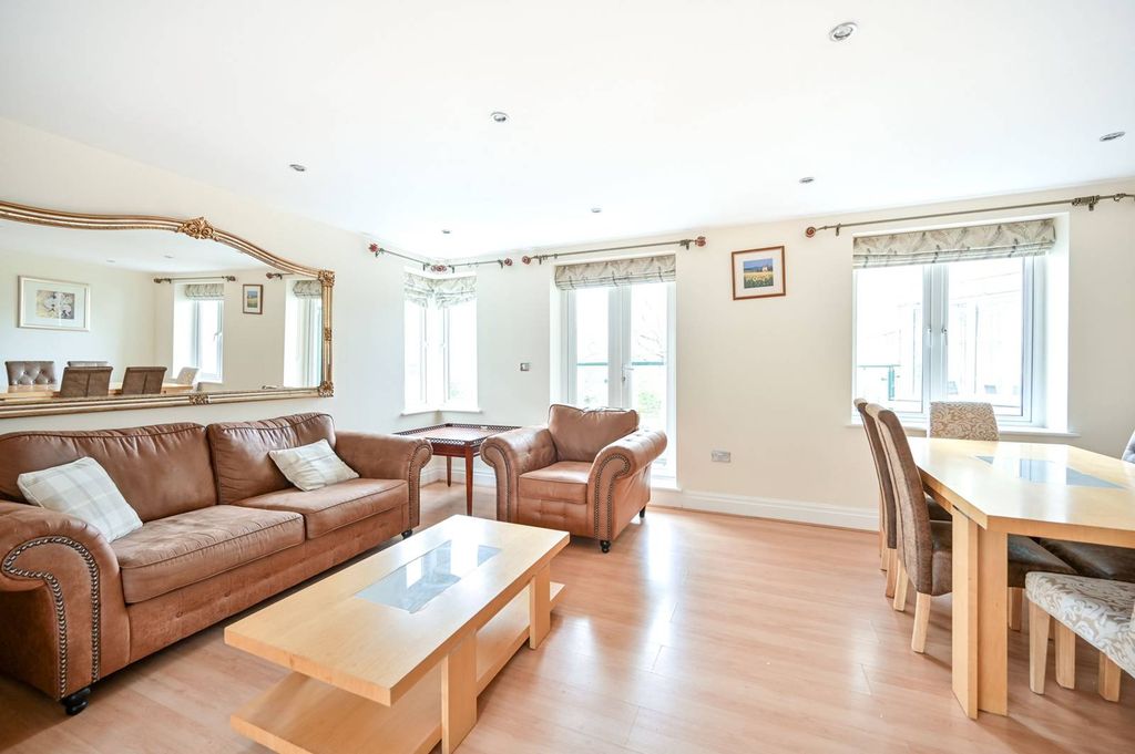 Additional image 4 of 3 bed flat to rentStrand Drive, Kew, Richmond TW9