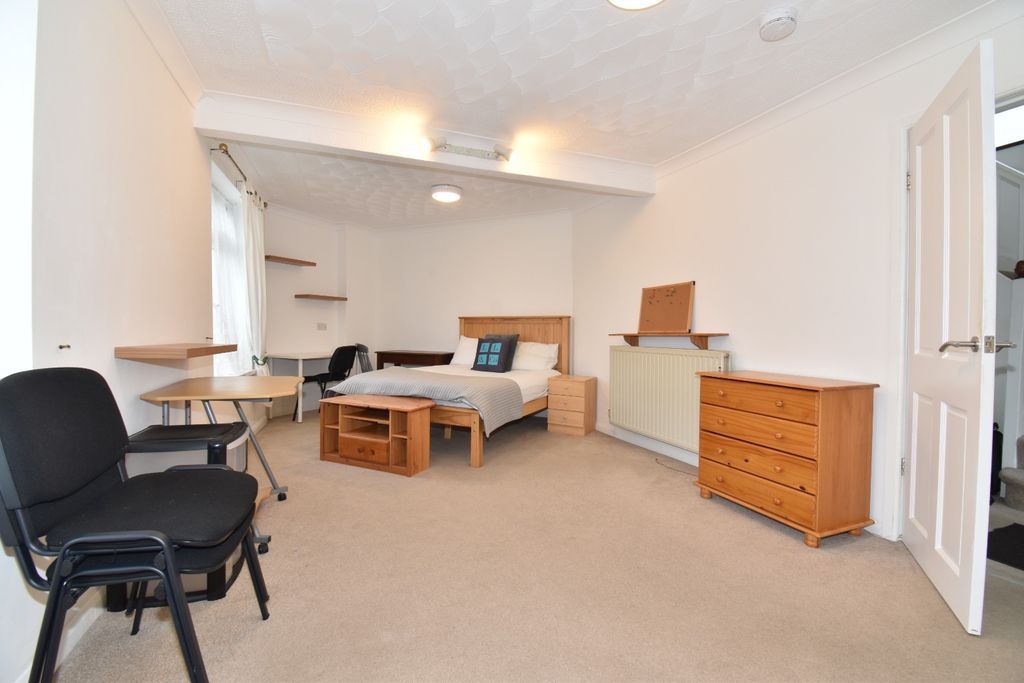 Additional image 5 of 4 bed flat to rentWestern Place, Penryn TR10