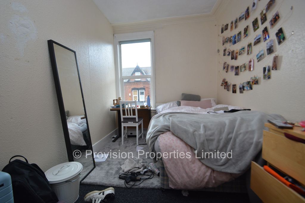 Additional image 12 of 8 bed terraced house to rentChestnut Avenue, Hyde Park, Leeds LS6