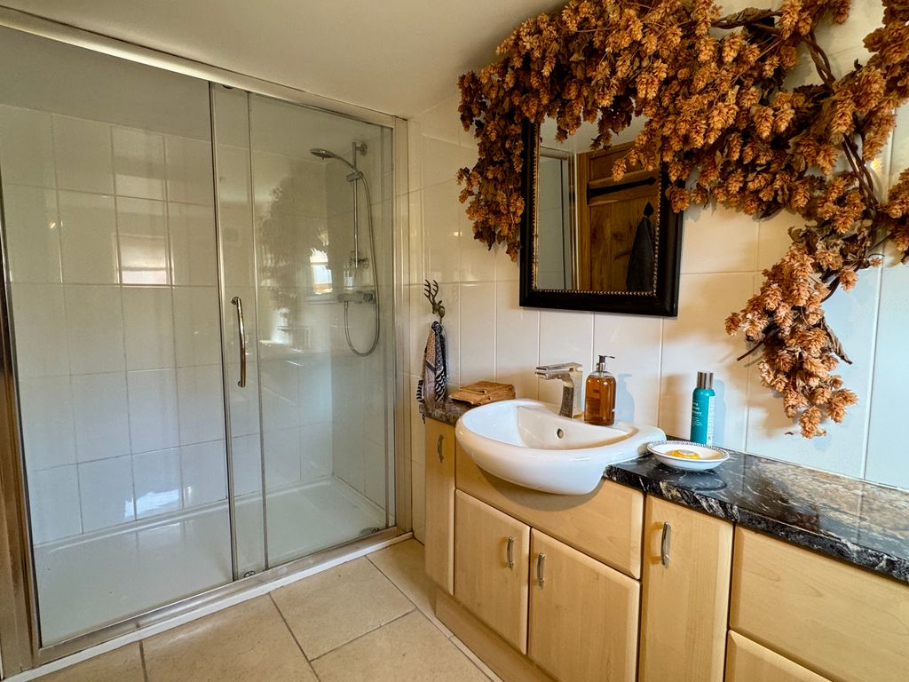 Additional image 10 of 4 bed property to rentLlanegwad, Carmarthen SA32