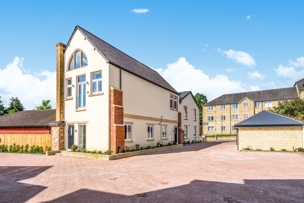 Additional image 9 of 2 bed penthouse to rentGladstone Road, Chippenham SN15