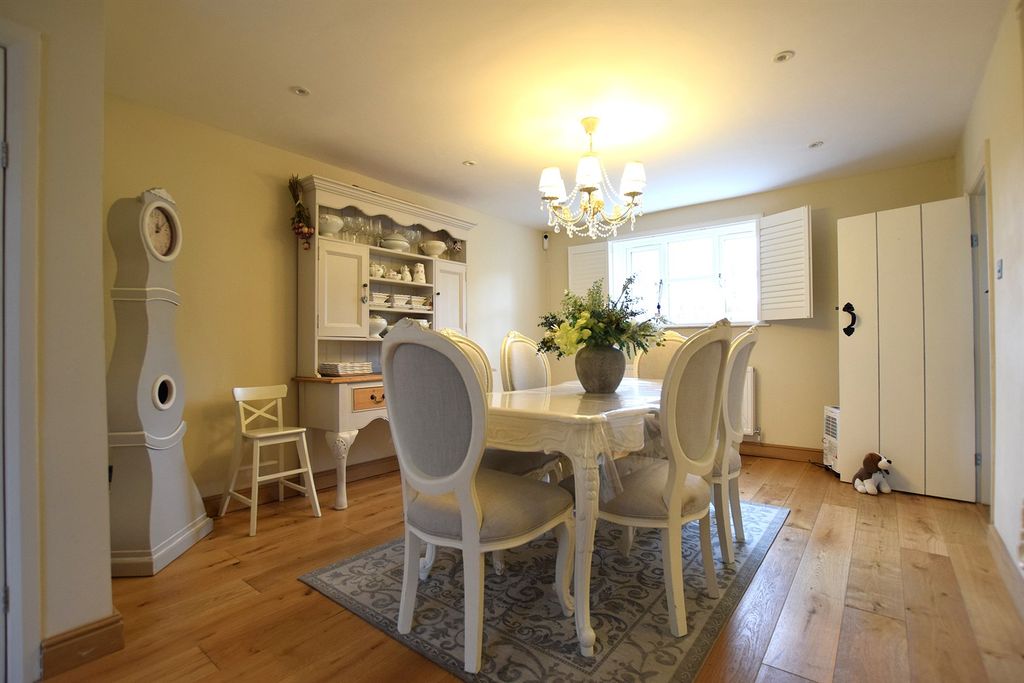 Additional image 4 of 3 bed detached house to rentAndertons Lane, Henbury, Macclesfield SK10