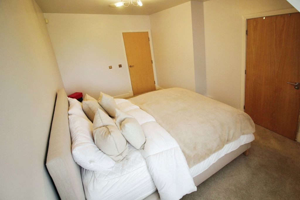Additional image 11 of 2 bed flat to rentKnutsford Road, Wilmslow, Cheshire SK9