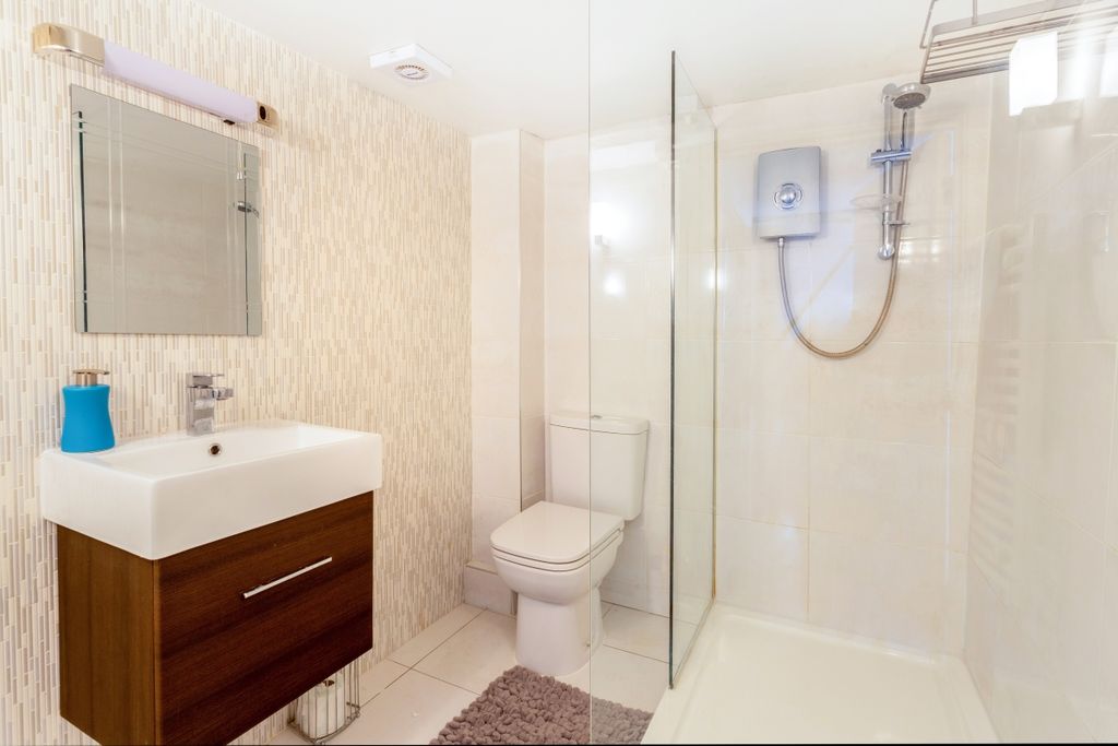 Additional image 5 of 2 bed flat to rentFisherton Street, Salisbury SP2