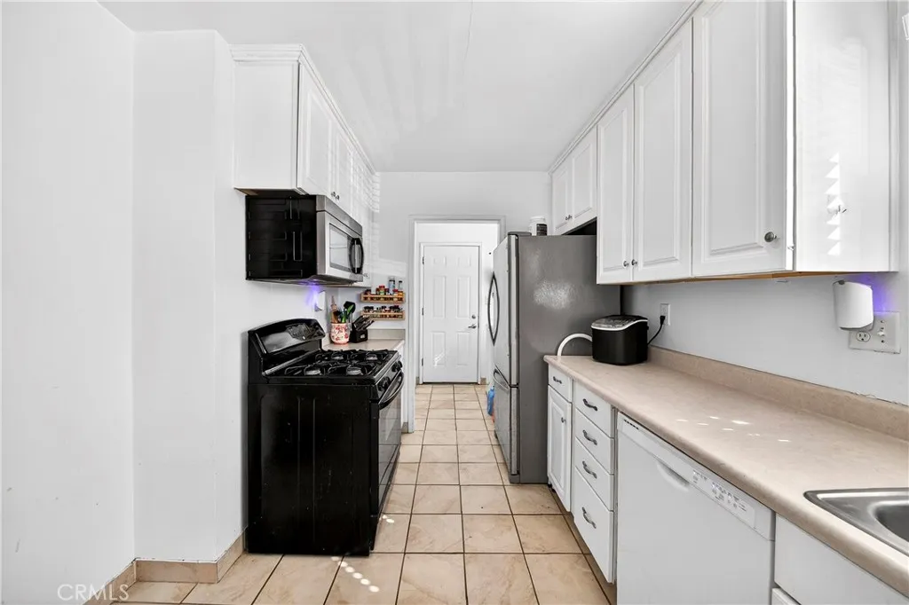 Additional image 48 of 6137 Greenmeadow Rd, Lakewood, CA 90713