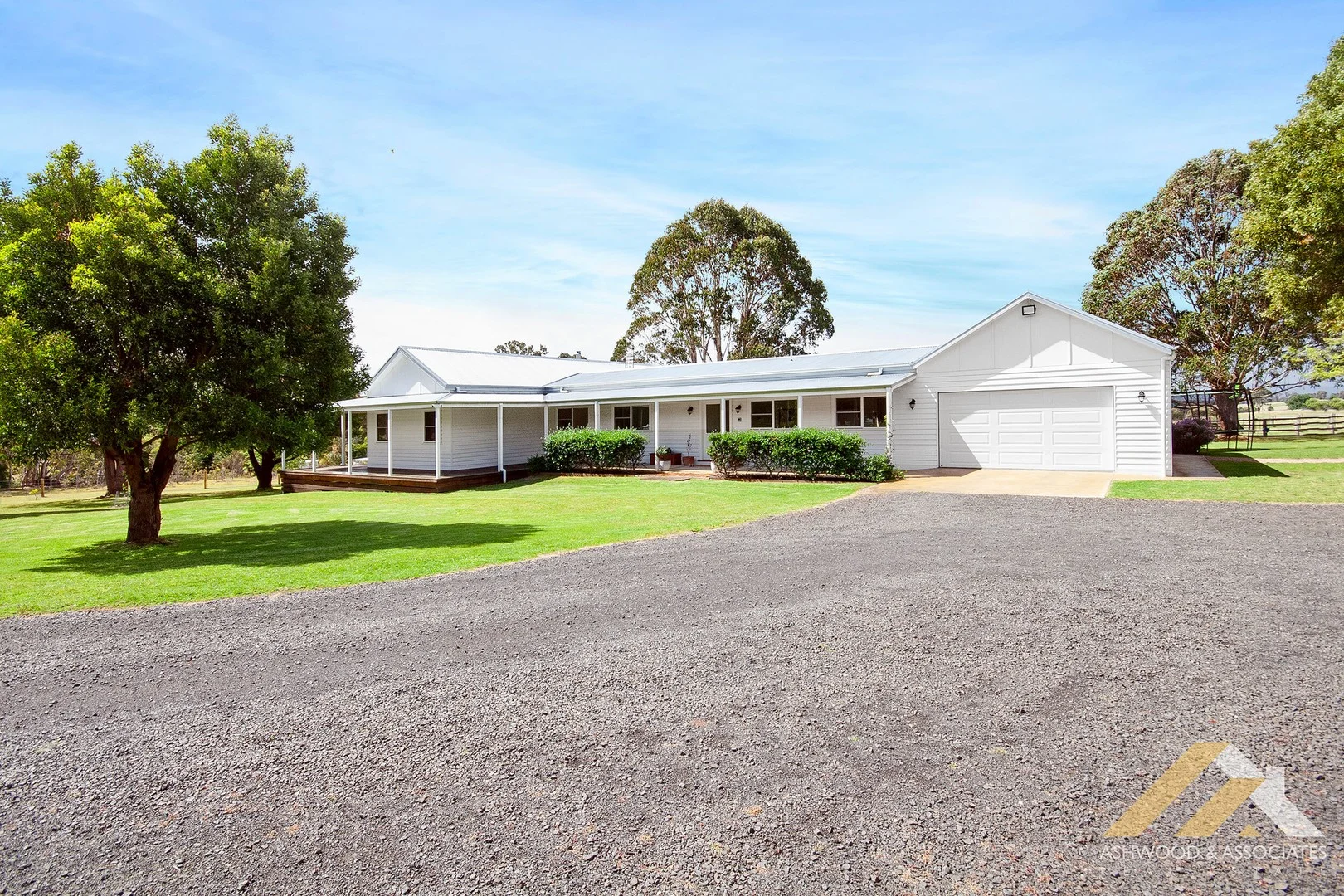12 Buntines Road, Lindenow South VIC 3875