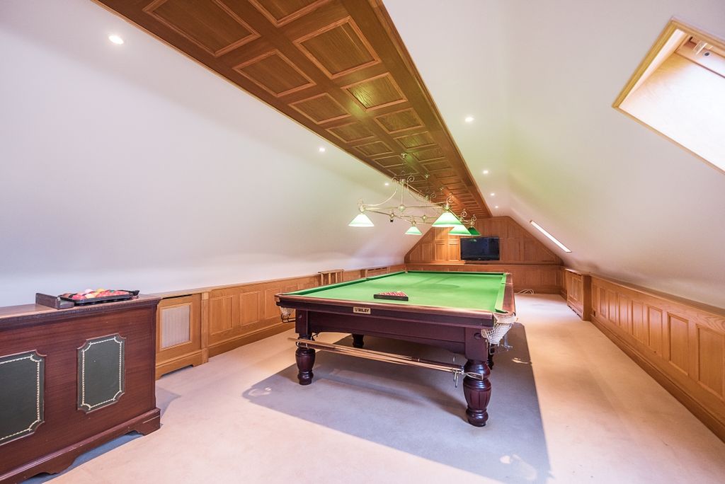 Additional image 19 of 6 bed detached house to rentDukes Kiln Drive, Gerrards Cross SL9
