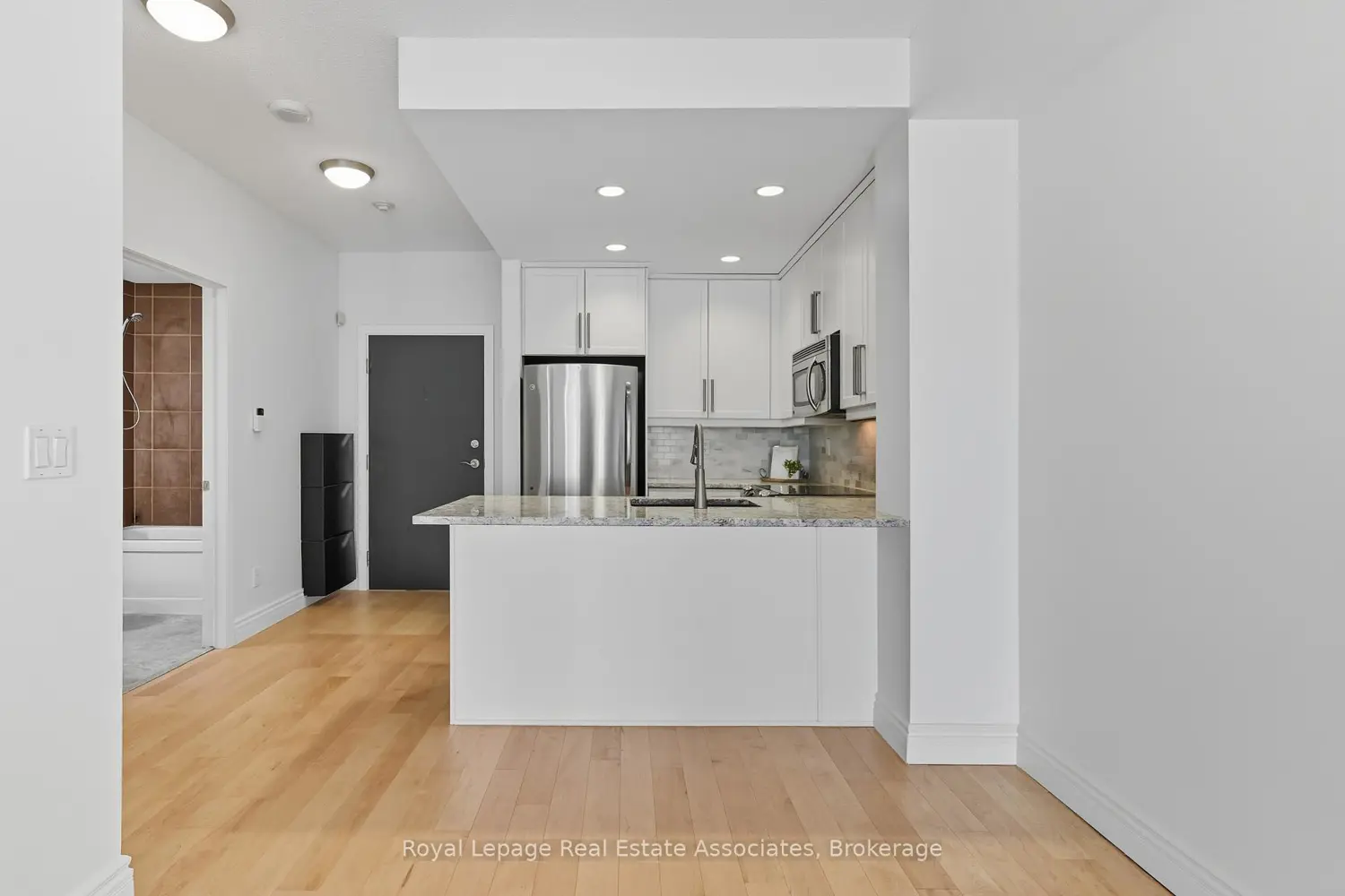 Additional image 3 of 551 Maple Avenue 1407