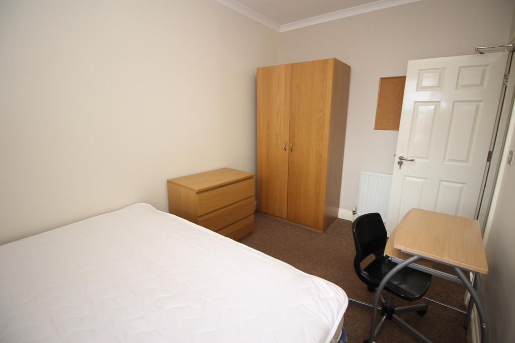 Additional image 9 of 5 bed terraced house to rentSwinburn Place, Newcastle Upon Tyne, Tyne And Wear NE4