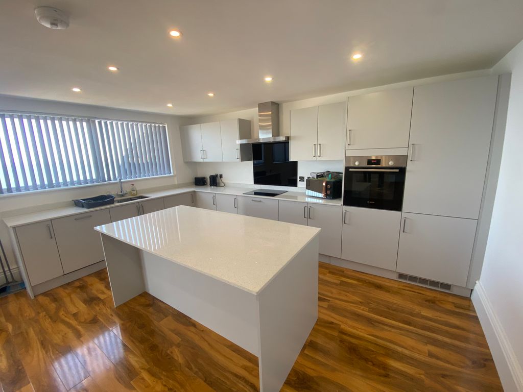 Additional image 2 of 3 bed flat to rentEsplanade, Whitley Bay NE26