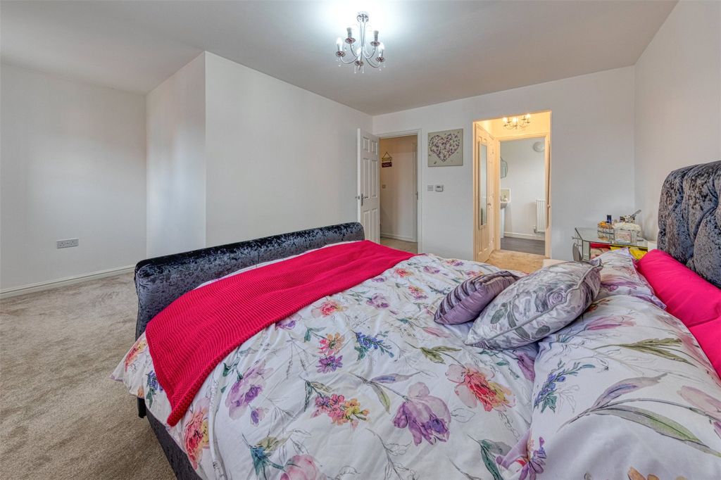 Additional image 11 of 5 bed detached house to rentMonastery Close, Lawley Village, Telford, Shropshire TF4