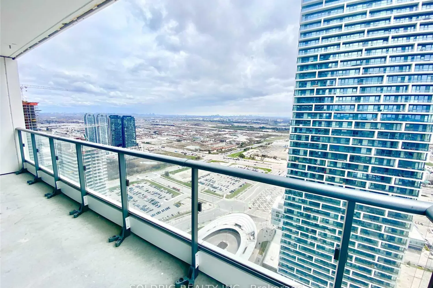 Additional image 4 of 898 Portage Parkway 4909