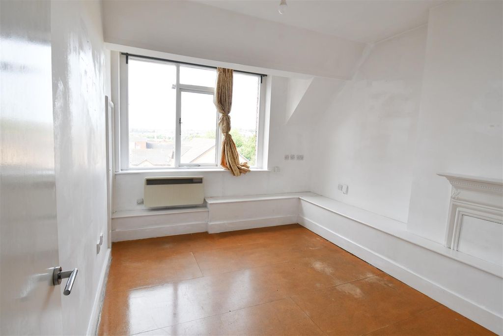 Additional image 10 of 2 bed flat to rent41 Dock View Road, Barry CF63