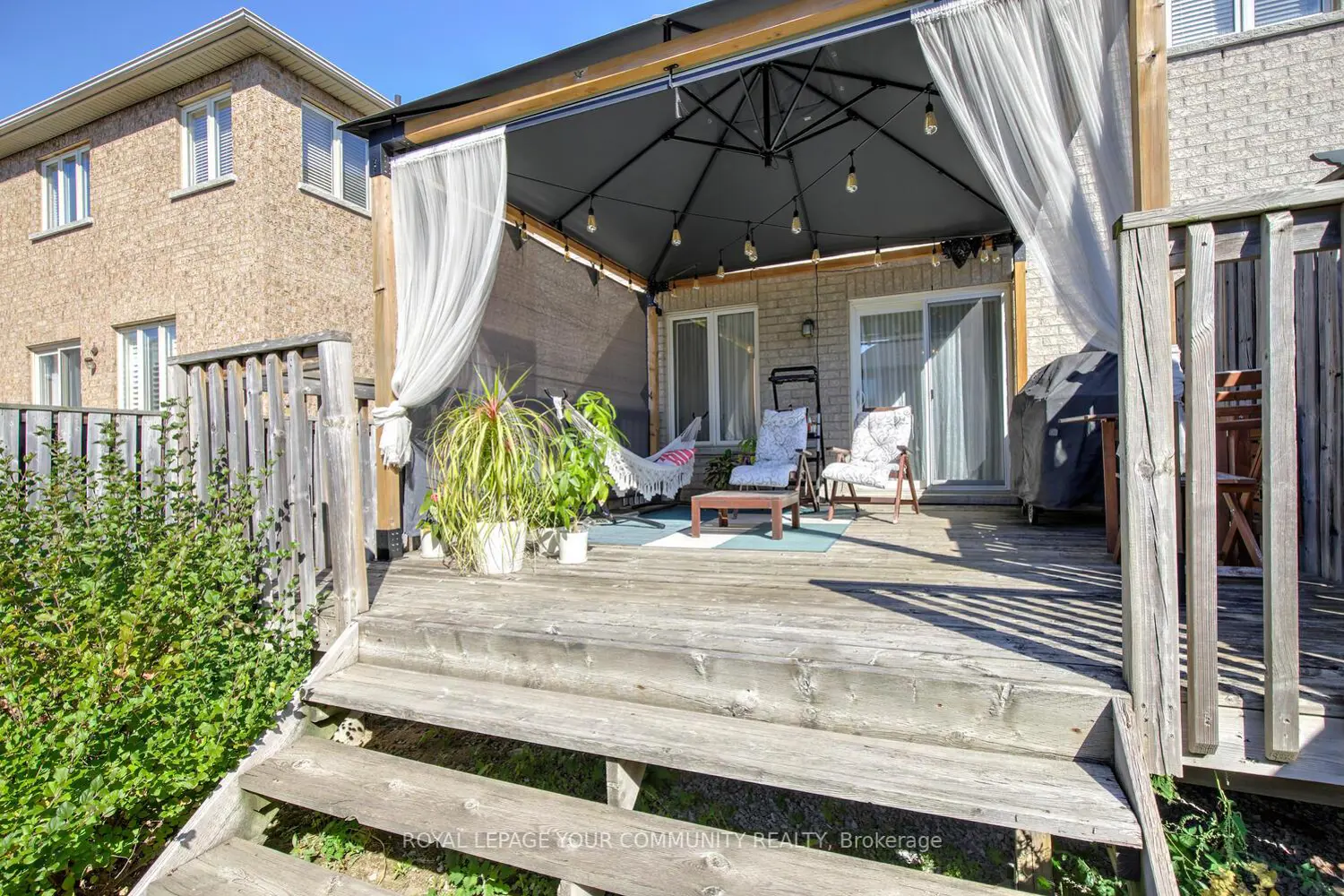 Additional image 14 of 32 Black Maple Crescent