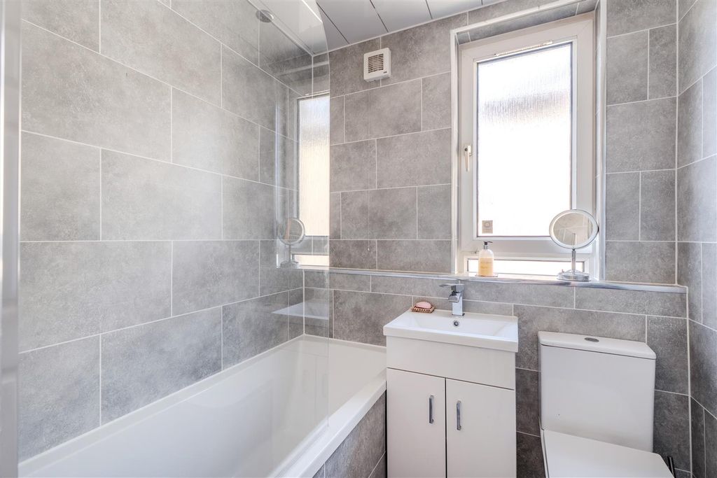Additional image 15 of 2 bed flat to rentCathcart Road, Rutherglen, Glasgow G73