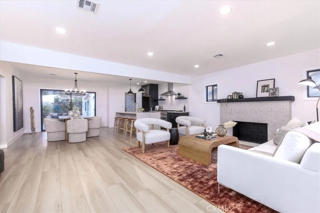 Additional image 6 of 312 N Bronson Avenue, Los Angeles, CA 90004