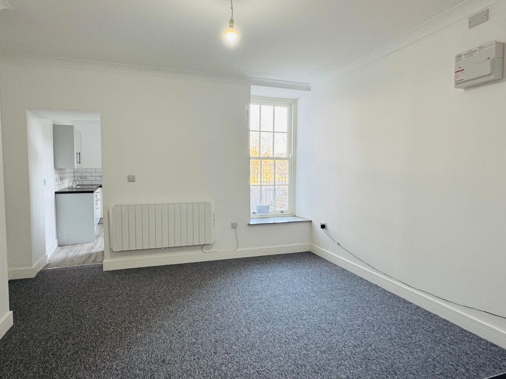 Additional image 5 of 2 bed flat to rentQuay Street, Carmarthen SA31