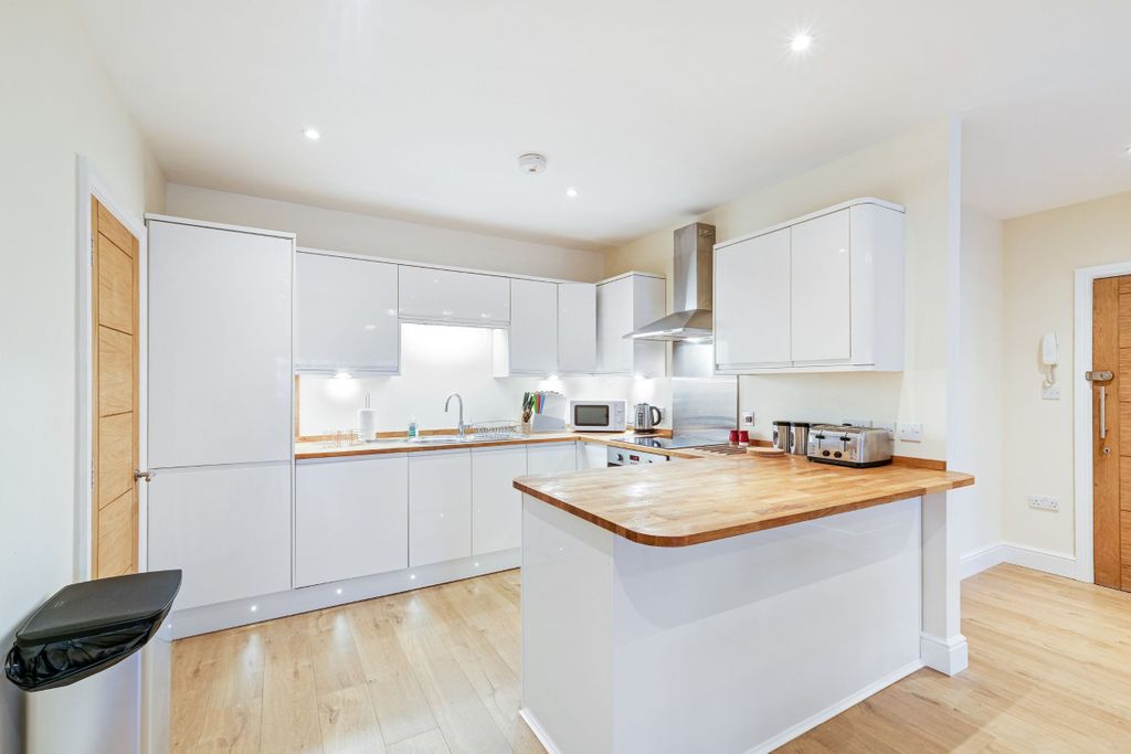 Additional image 26 of 3 bed flat to rentQueen Street, Maidenhead SL6