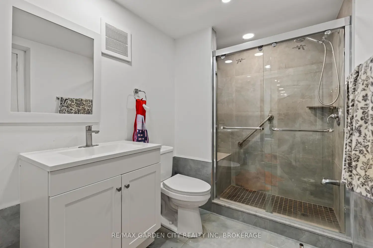 Additional image 13 of 997 Niagara Stone Road