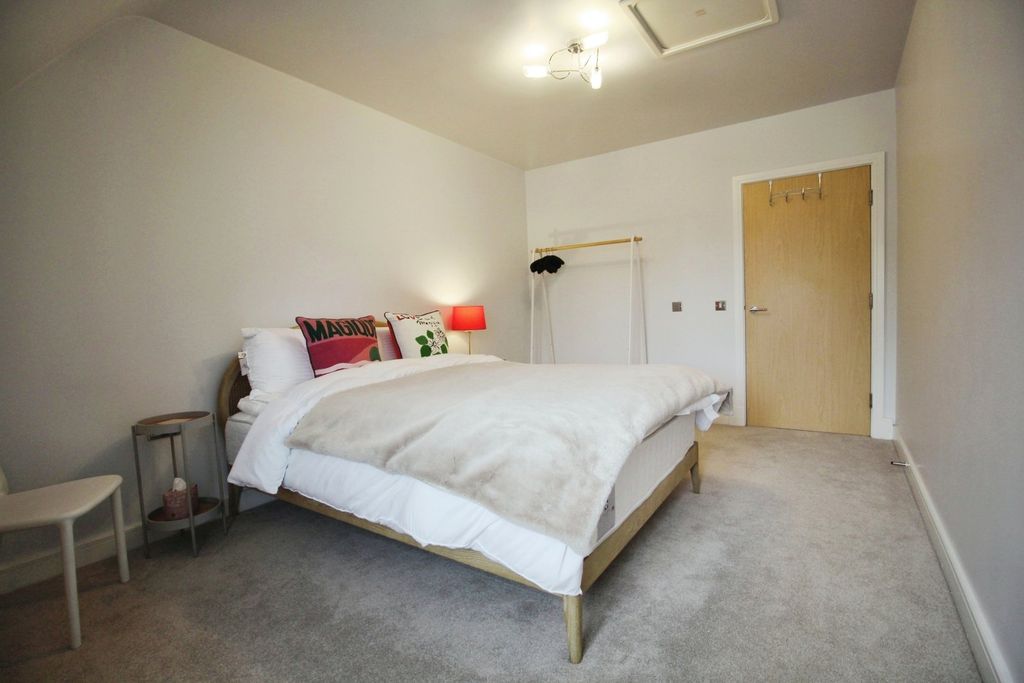 Additional image 13 of 2 bed flat to rentKnutsford Road, Wilmslow, Cheshire SK9