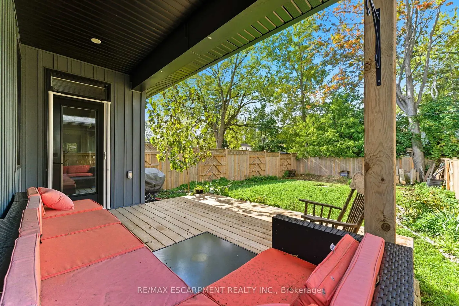 Additional image 13 of 1053 Bay Street