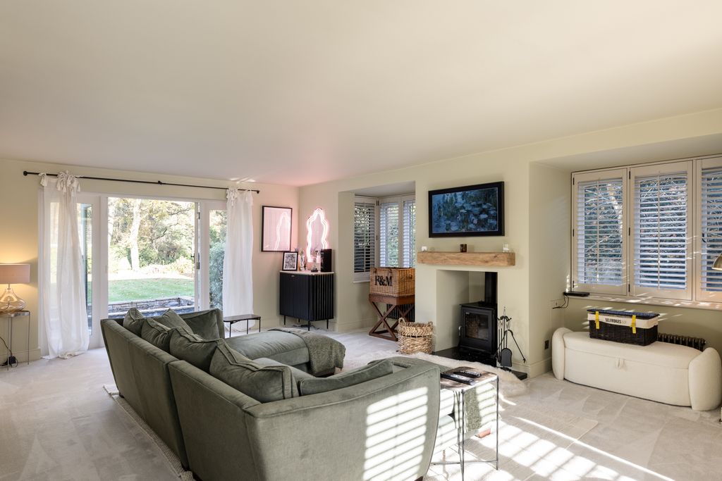Additional image 7 of 5 bed detached house to rentQuernsmuir Cottage, Surrey GU10