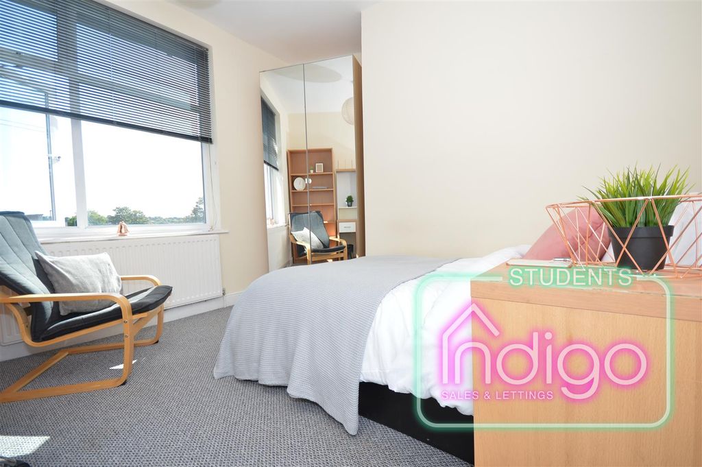 Additional image 5 of 5 bed property to rentAshfields New Road, Newcastle ST5