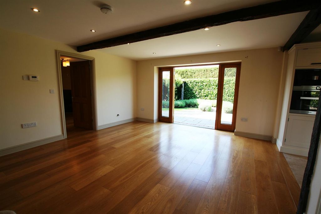 Additional image 6 of 3 bed barn conversion to rent1 Greenhill Farm Barns, Hallow, Worcester WR2