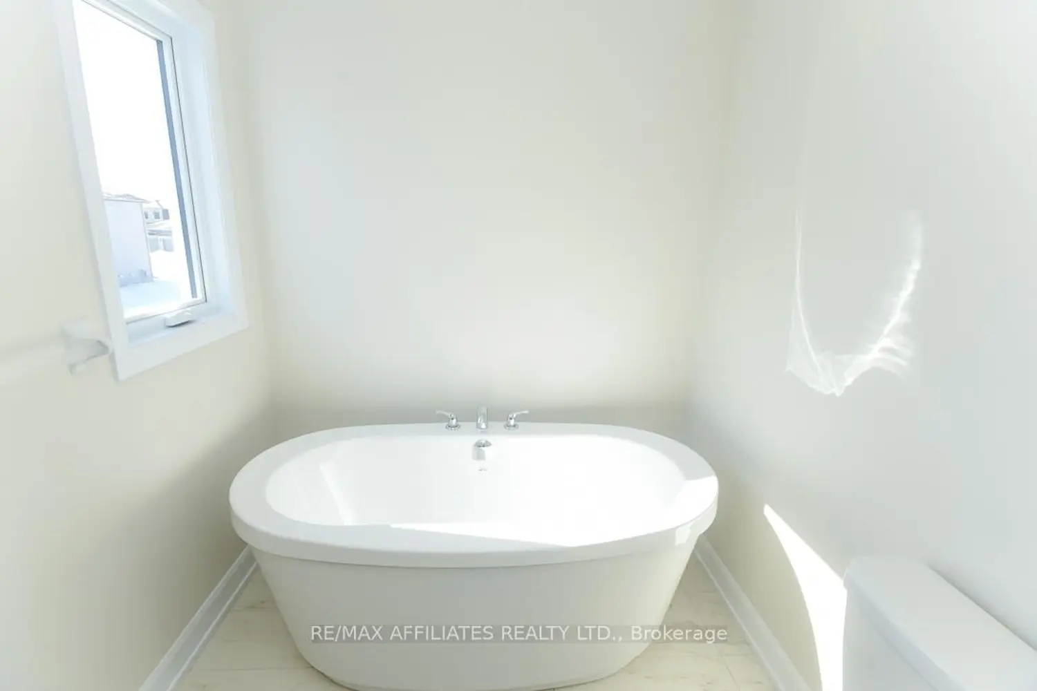 Additional image 15 of 1060 Chablis Crescent