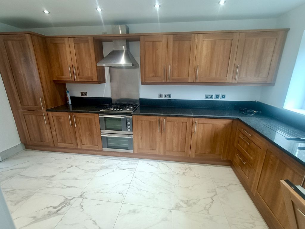 Additional image 2 of 4 bed detached house to rentThe Woodlands, Stafford ST17