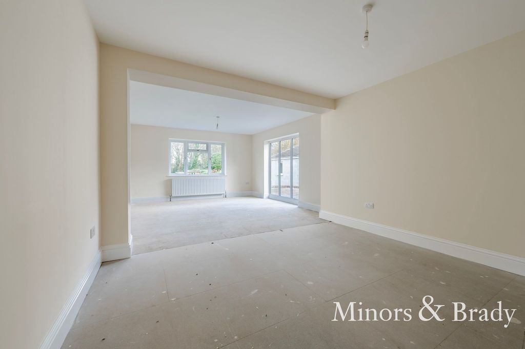 Additional image 13 of 5 bed detached bungalow to rentYarmouth Road, Lowestoft NR32