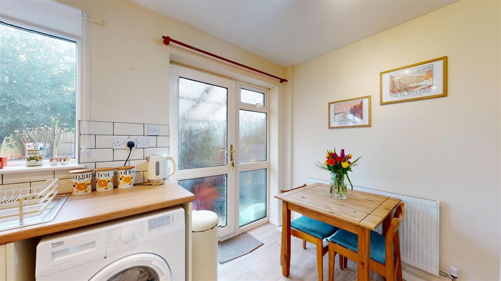 Additional image 5 of 2 bed semi-detached house to rentWillow Road, Stamford PE9