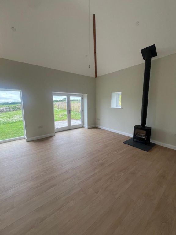 2 bed detached house to rentLlanddaniel LL60 photo 5