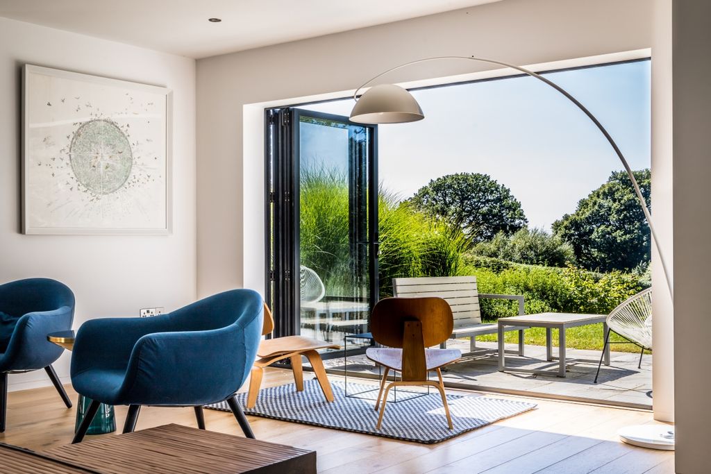 Additional image 9 of 5 bed detached house to rentPlumtree Cross Lane, Barns Green, Horsham RH13