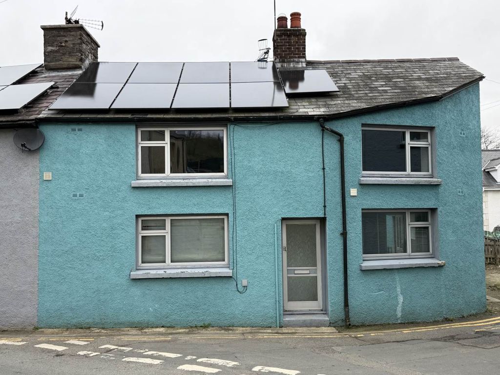 3 bed semi-detached house to rentTregaron, Ceredigion SY25