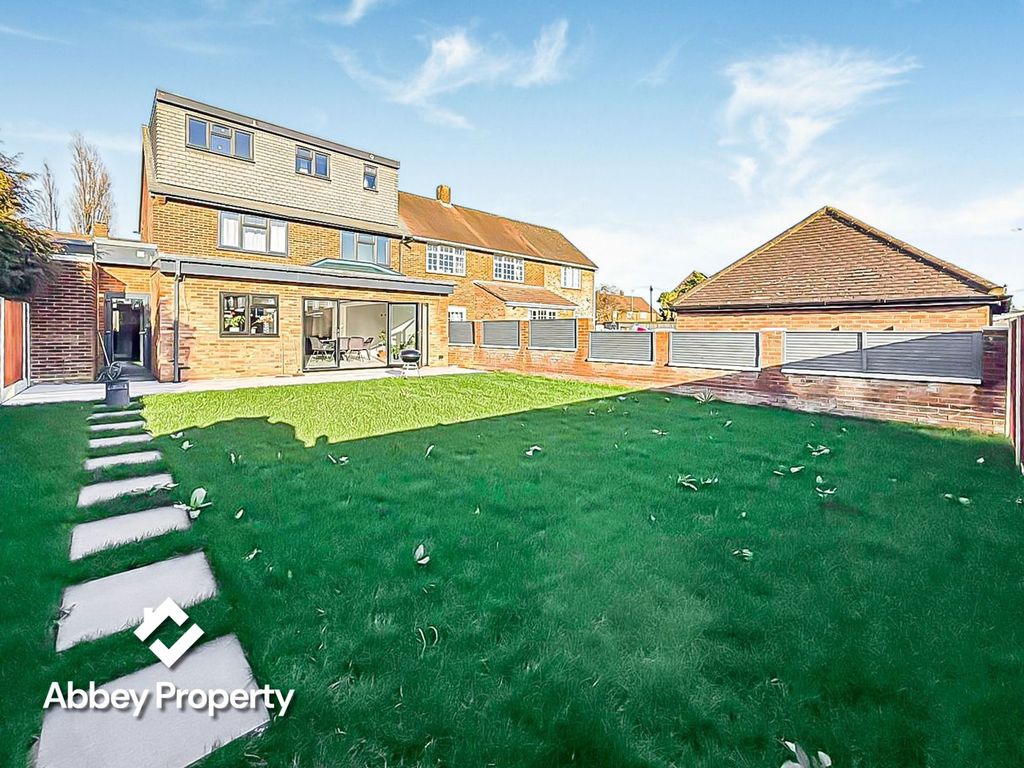 Additional image 14 of 5 bed semi-detached house to rentPriestleys, Luton LU1