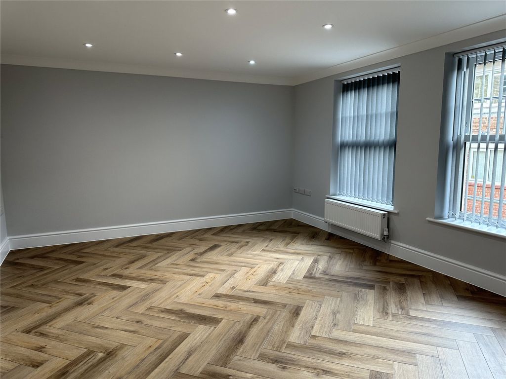 Additional image 4 of 2 bed flat to rentWood Street, Taunton, Somerset TA1