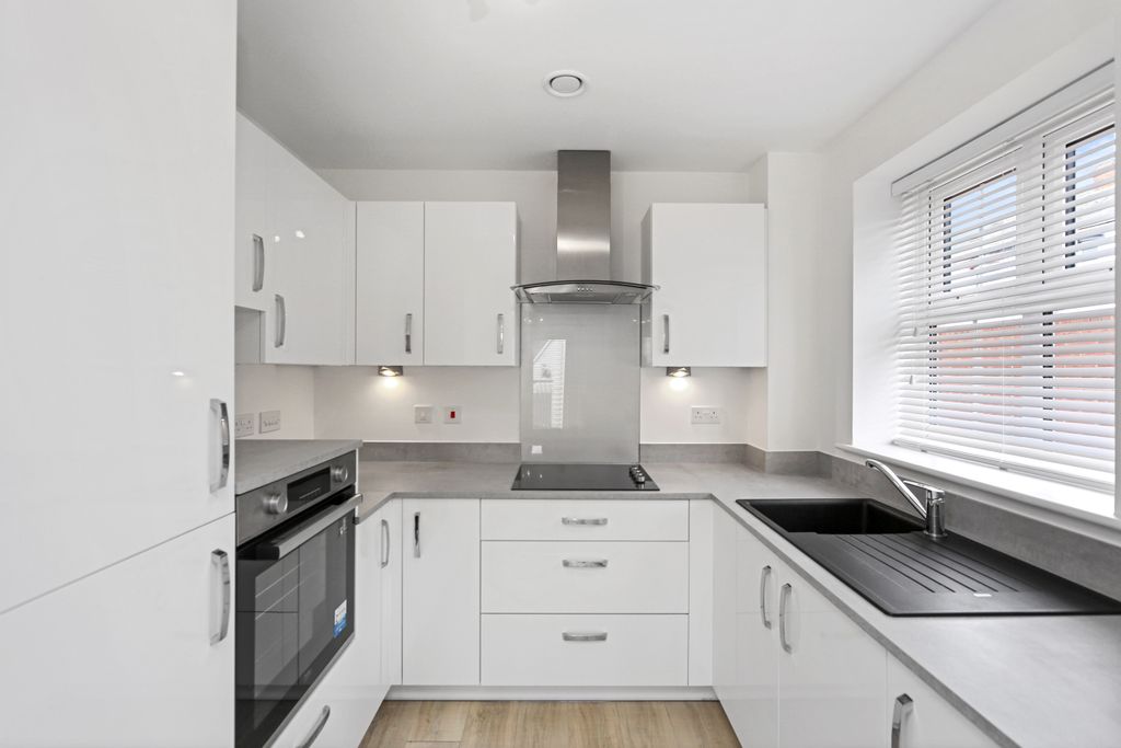 2 bed flat to rentAlcester Road, Studley B80