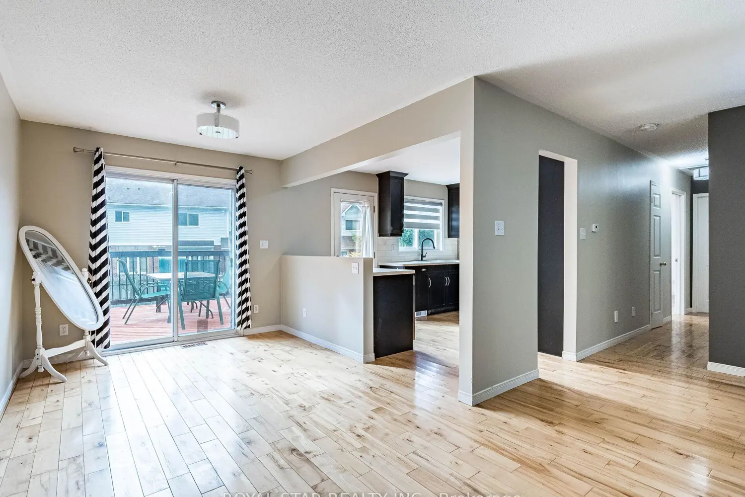 Additional image 6 of 18 Woodside Square