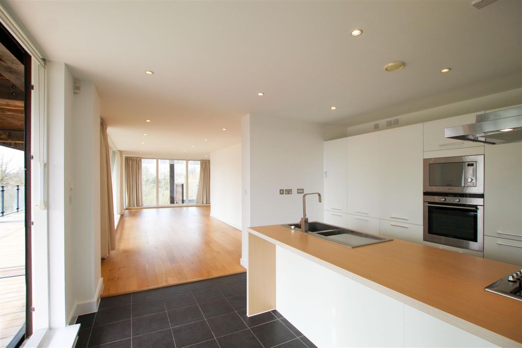 Additional image 7 of 2 bed flat to rentThe Copper Building, Kingfisher Way, Cambridge CB2