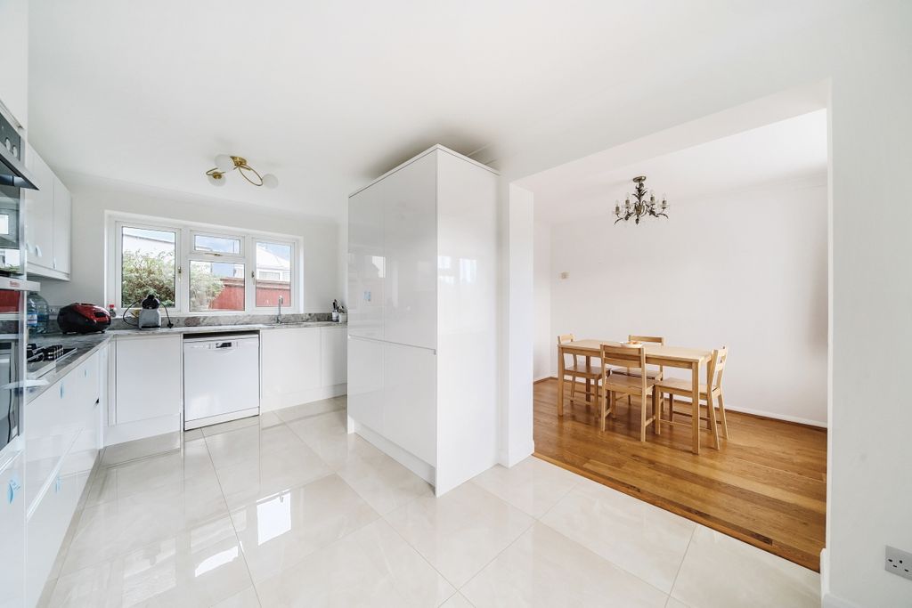 Additional image 4 of 4 bed detached house to rentHarlands Road, Haywards Heath RH16