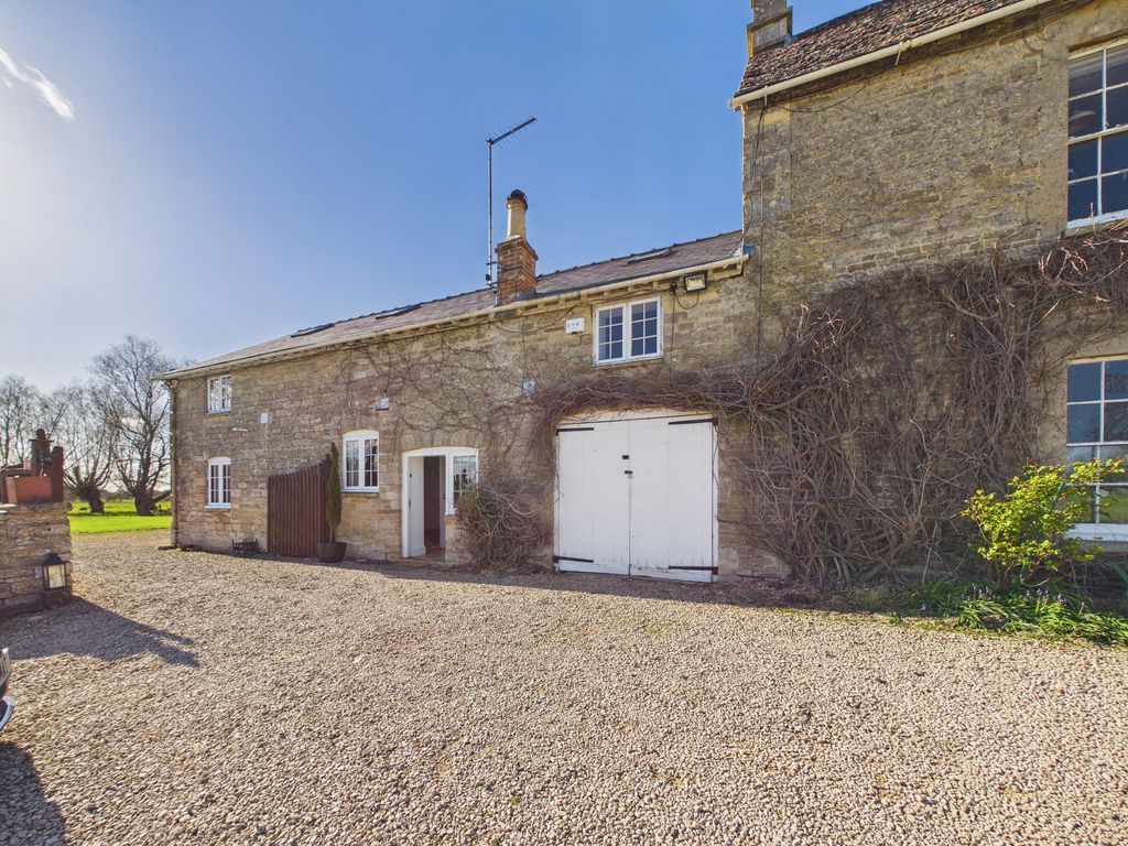 3 bed property to rentLatton, Swindon SN6