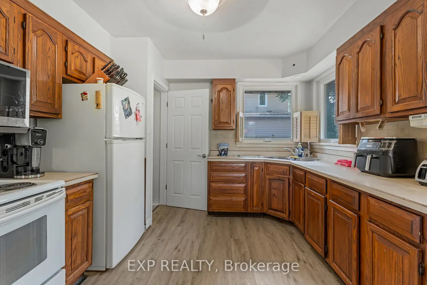 Additional image 11 of 1986 Stanley Av Avenue