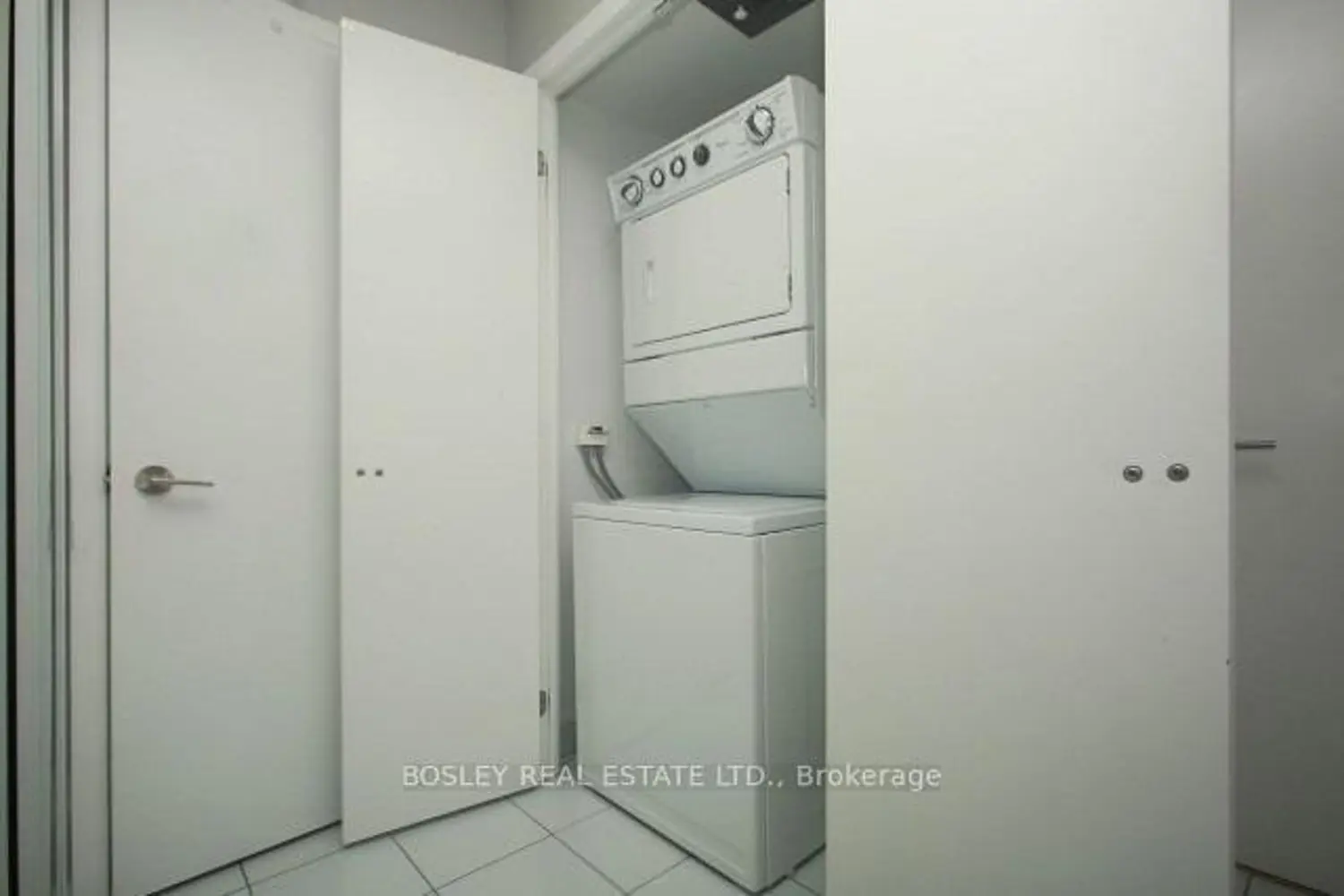 Additional image 14 of 209 Fort York Boulevard 468