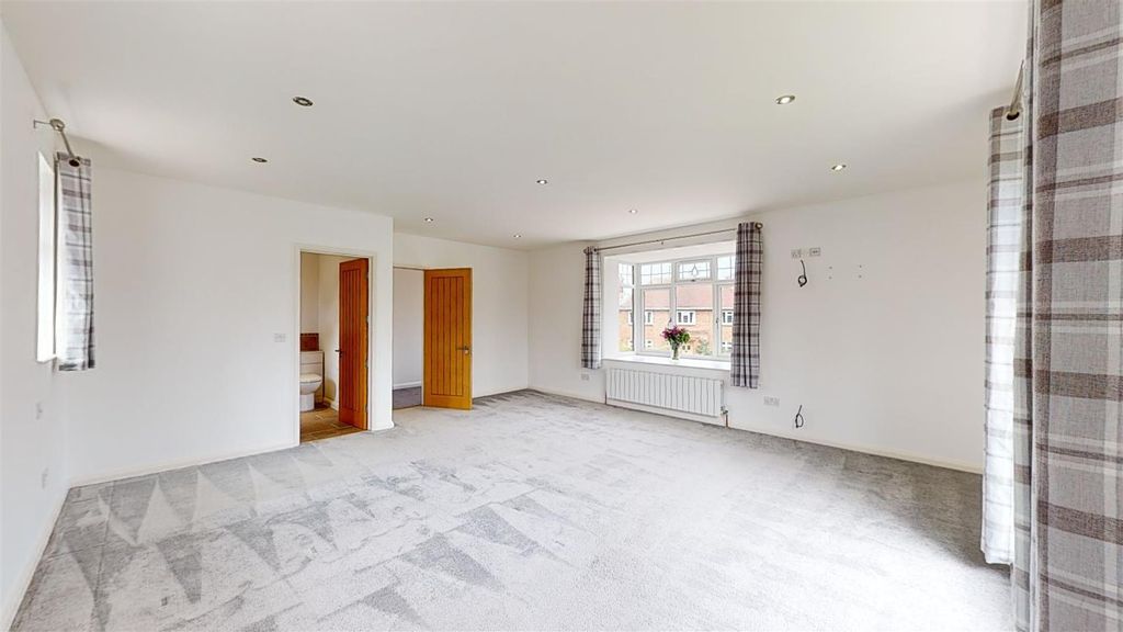 Additional image 12 of 5 bed detached house to rentGloucester Avenue, Melton Mowbray LE13