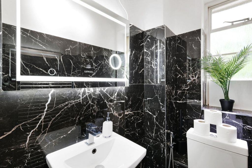 Additional image 38 of 5 bed detached house to rentMarlow Hill, High Wycombe HP11