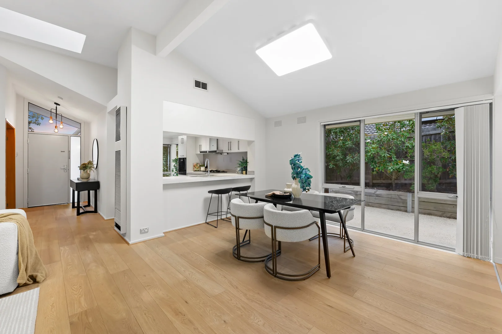 Additional image 2 of 152 King Street, Doncaster East VIC 3109