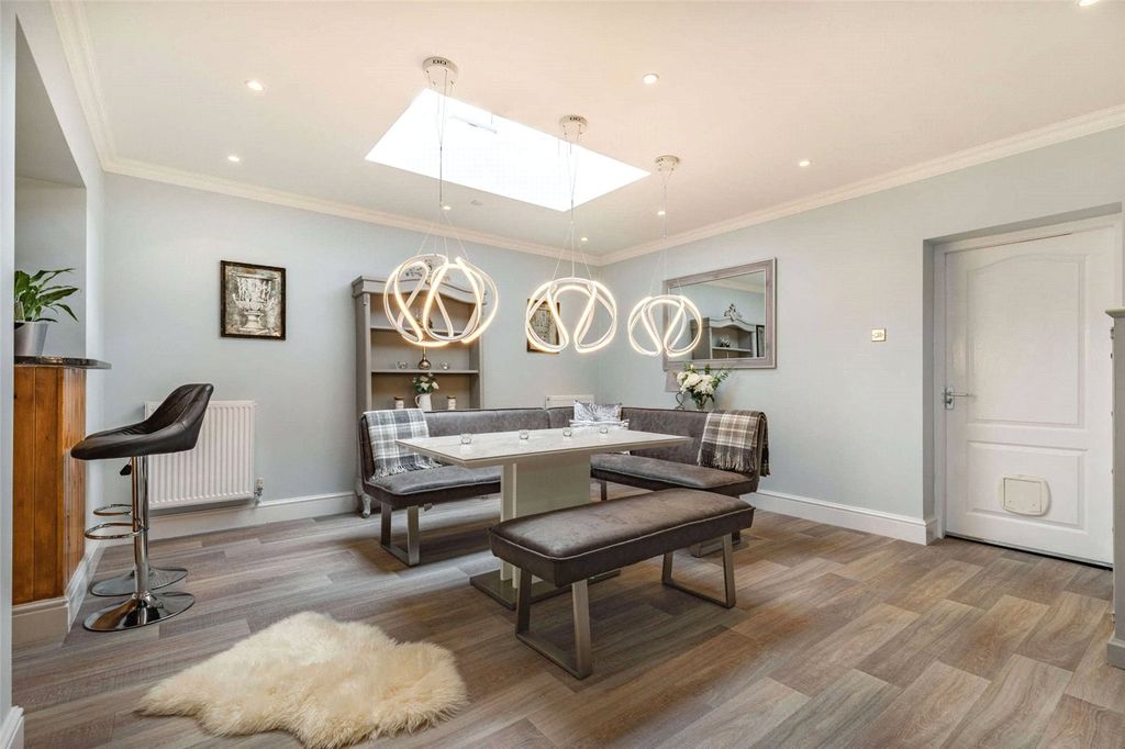 Additional image 8 of 5 bed semi-detached house to rentCurzon Park North, Chester CH4
