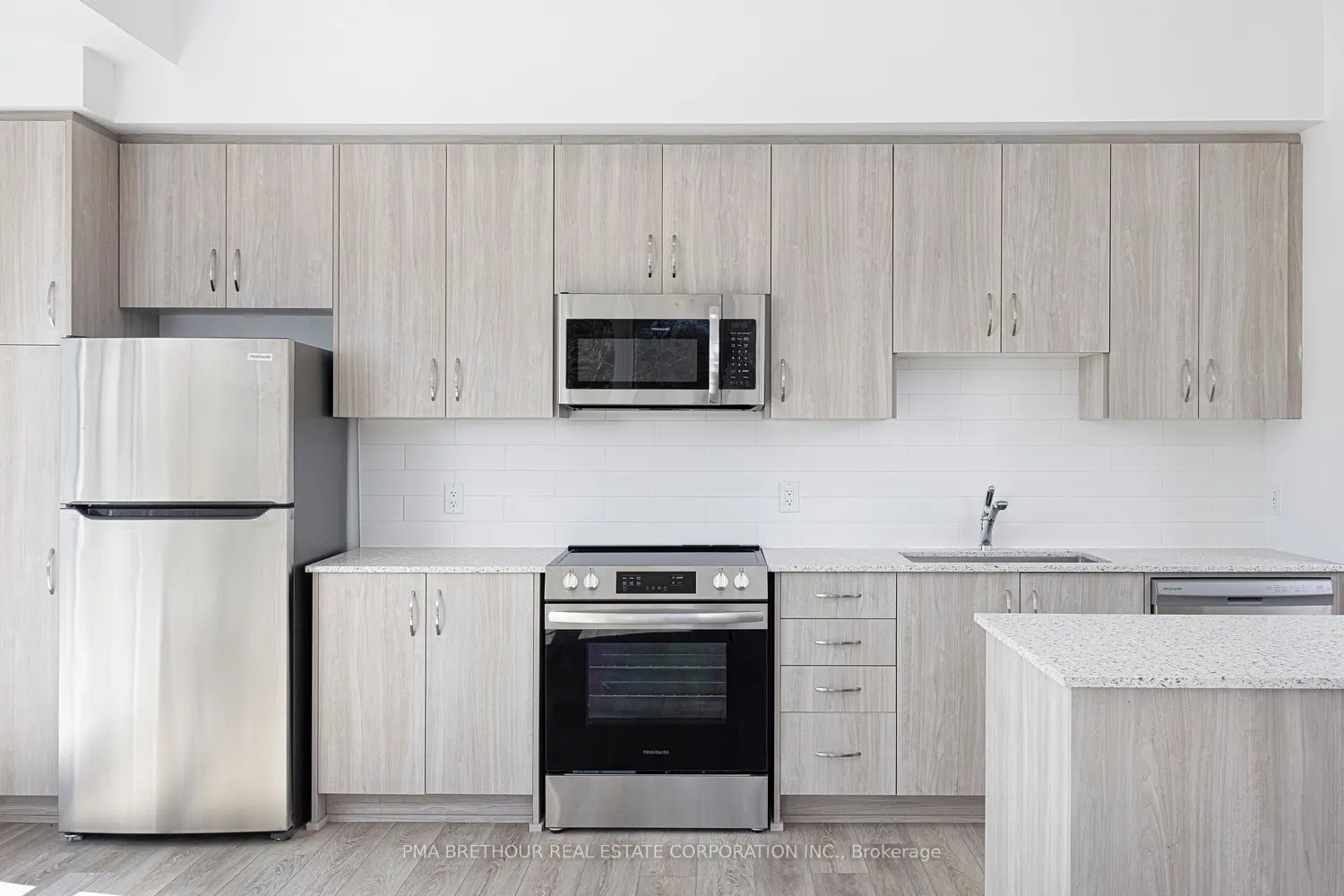 Additional image 5 of 385 Arctic Red Drive 105